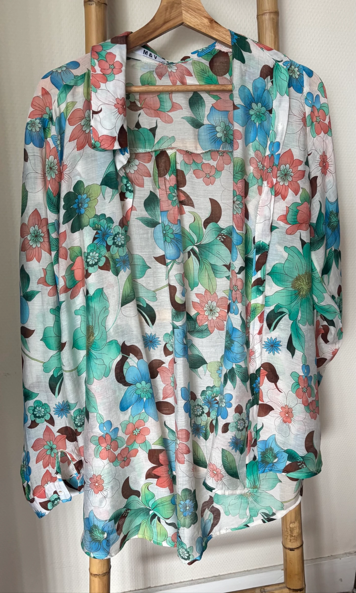 🌸 Flowy Floral Shirt - Size M – photo 2